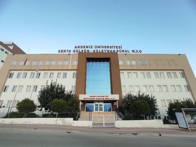 Akdeniz Üniversitesi Grafik Tasarım görseli